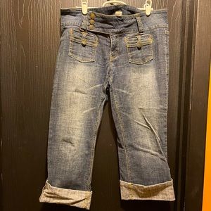 H2J capris size 11/12 with snap details